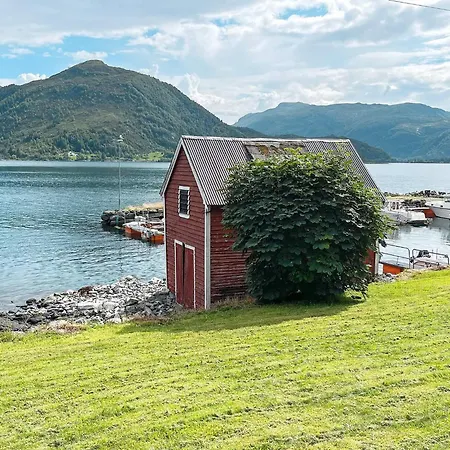 בית נופש 8 Person In *