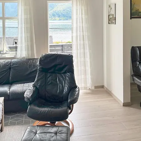 8 Person In Tatil Evi Barmen