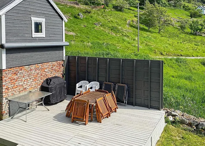 בית נופש 8 Person In