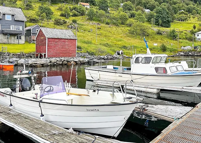 8 Person In בית נופש